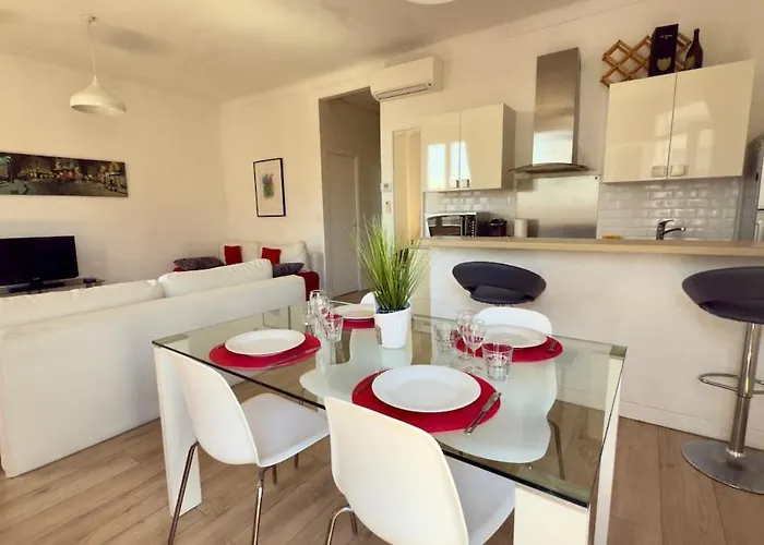 Scene & Palmiers - Apartmán