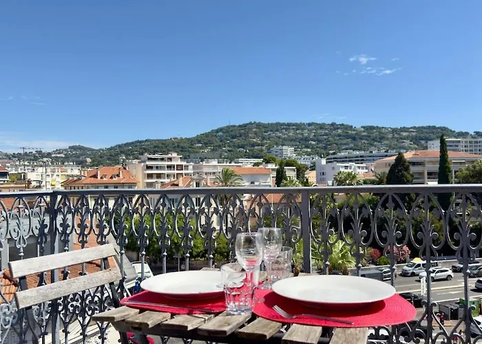 Scene & Palmiers - Cannes